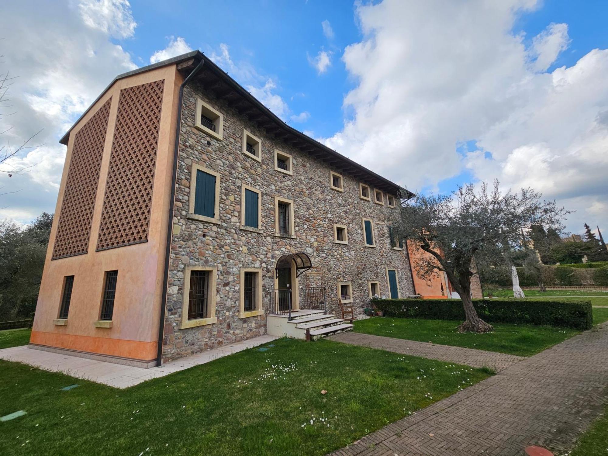 Corte La Guarnigione فاليجيو سول مينشيو المظهر الخارجي الصورة
